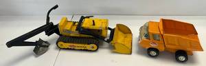 lot 33 image: Pair Of Vintage Tonka Trucks 1 8 12 And 1 16