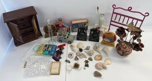lot 34 image: Group Including Vintage Banks And More