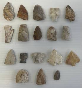 lot 137 image: Group Of Arrowheads, Pieces And More