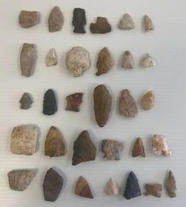 lot 142 image: Group Of Arrowheads, Pieces And More