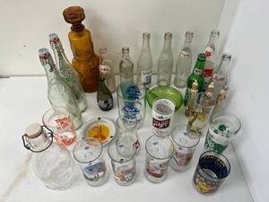 lot 211 image: Large Group Of Vintage Items Including Vintage 1982 E.T. Glasses And More