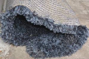 lot 20 image: Blue shag area rug
