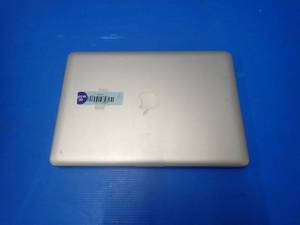 lot 51 image: Apple&nbspMacBookPro9,2 A1278 MD101LLA &nbspINTEL(R) CORE(TM) I5-3210M CPU  2.50GHZ  4GB DDR3L RAM  500GB HD  13.3 screen with 1280 x 800 resolution  Includes IOS  No charger