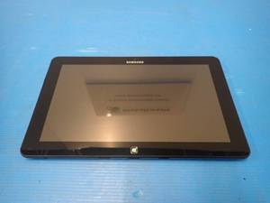 lot 64 image: Samsung&nbsp700T XE700T1C Tablet  No HD  No cables  crack in screen, inspection recommended