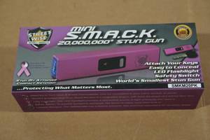 lot 101 image: NEW Pink Street Wise Mini SMACK 20,000,000 Stun Gun