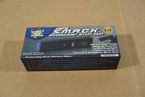 lot 128 image: NEW Black Street Wise Mini SMACK 20,000,000 Stun Gun