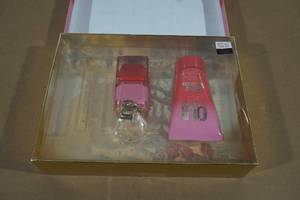 lot 36 image: Juicy Couture Oui Gift Set