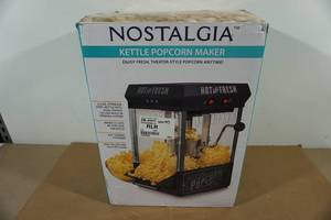lot 7 image: Nostalgia Vintage Look Kettle Popcorn Maker