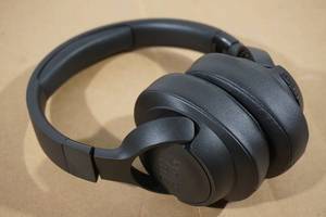 lot 56 image: JBL Tune 710BT Wireless Over Ear Headphones