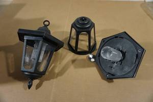 lot 61 image: Solar Powered Hanging Coach Lanterns