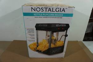 lot 117 image: Nostalgia Vintage Look Kettle Popcorn Maker