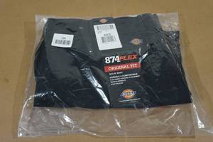 lot 135 image: NEW Dickies 874 Flex Durable Work Pants - 42x30