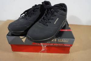 lot 136 image: Skechers Uno Stand On Air Sneakers - Womens 10