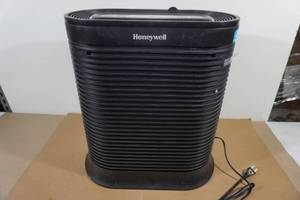 lot 41 image: Honeywell True HEPA Allergen Remover Air Purifier