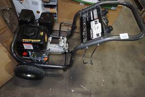 lot 52 image: Gentron Power Equipment 3200 PSI Gas Pressure Washer