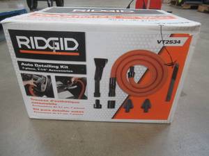 lot 528 image: RIDGID 1-14 in. Premium Car Cleaning Accessory Kit for RIDGID WetDry Shop Vacuums, VT2534 - In nice condition - Missing Crevice Tool.