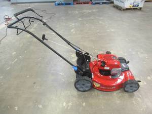 lot 538 image: Toro 22 in. Recycler SmartStow Briggs & Stratton High Wheel FWD Gas Walk Behind Self Propelled Lawn Mower, 21445 - Missing Bag, Starts And Runs Well