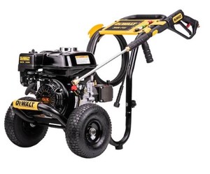 lot 606 image: DEWALT 3600 PSI 2.5 GPM Gas Cold Water Professional Pressure Washer with HONDA GX200 Engine, DXPW3625 - Missing Wand Piece (See Photo), Like New StartsRuns Well