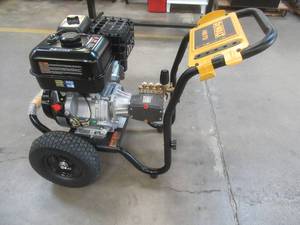 lot 610 image: DEWALT 4400 PSI 4.0 GPM Gas Cold Water Pressure Washer with DEWALT 420cc Engine, DXPW61156 - Missing Hose, Wands and Tips.  Slightly Used, Does NOT Start.