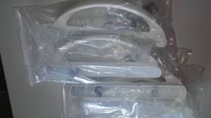 lot 253 image: Thermo Tech Slim Line Door Handles.