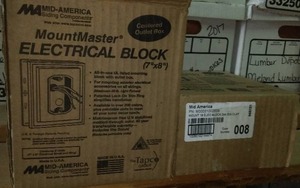 lot 278 image: Electrical Blocks (2).