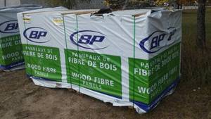 lot 536 image: Bale of 4 x 8 Sheets Of Fiber Panels (96)
