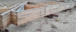 lot 560 image: 13 Trusses 26ft.