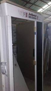 lot 703 image: 36 in. Exterior Frame.