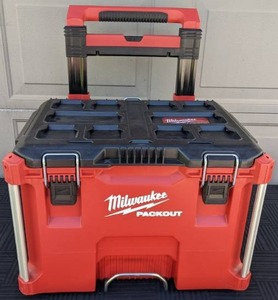 lot 11 image: Milwaukee PACKOUT 22 in. Rolling Tool Box