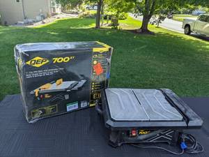 lot 56 image: QEP 700XT 34 HP Wet Tile Saw with 7 in. Blade and Table Extension