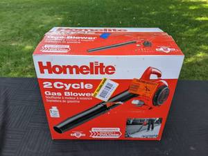 lot 41 image: Homelite 150 MPH 400 CFM 2-Cycle Handheld Gas Leaf Blower