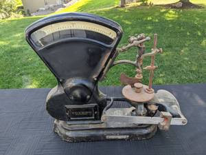 lot 86 image: Antique Toledo Scale Style 9223