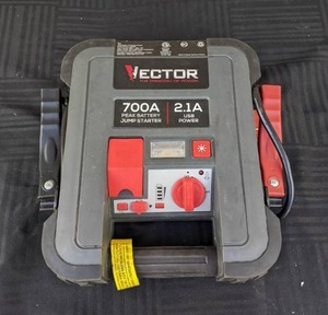 lot 79 image: Vector 700 Amp Jumpstarter