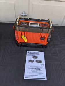 lot 50 image: BLACKDECKER BC15BD Fully Automatic 15 Amp 12V Bench Battery ChargerMaintainer with 40A Engine Start