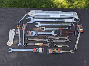 lot 95 image: Large Assortment of Wrenches (GearWrench, Craftsman and More)
