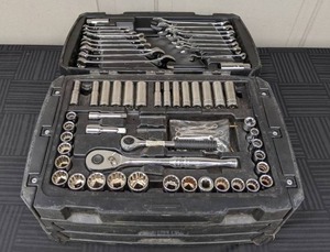 lot 105 image: Husky Mechanics Tool Chest Full of Tools