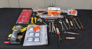 lot 134 image: General Tools Pin Type Digital Moisture Meter for Water Damage and Mold Prevention MM7, Buck Bros 7 in. Block Plane, Graco 20 in. Tip Extension, Husky Files, Ratcheting Combination Wrenches and More