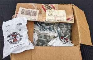 lot 132 image: Box of NEW Foster SHD54 12 Schrader X 14 Male Thread Twist Lock Plugs (Pack of 10)