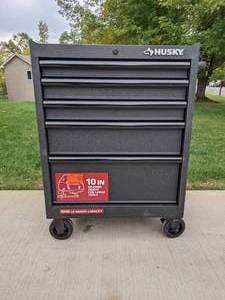lot 169 image: Husky Standard Duty 4-Drawer Rolling Tool Cabinet