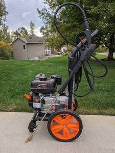 lot 172 image: WEN Gas-Powered 3200 PSI 208 cc Pressure Washer