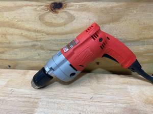 lot 42 image: MILWAUKEE 12 in. 950 RPM Magnum Drill with All Metal Keyless Chuck