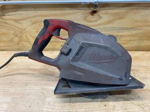 lot 69 image: MILWAUKEE 15 Amp 8 in. Metal Cutting Circular Saw