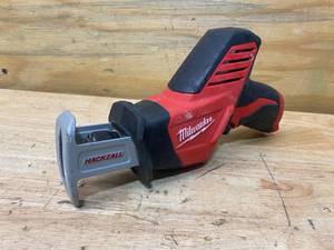 lot 87 image: MILWAUKEE M12 12V Lithium-Ion HACKZALL Cordless Reciprocating Saw (Tool-Only)