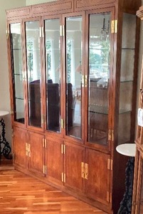 Solid, Lighted Hutch