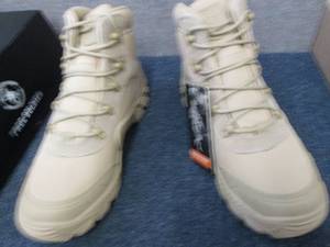 Free Solder Mens Size 10 Boots...