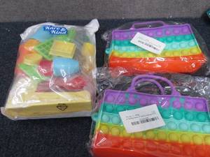 2 Pop-It Shoulder Bags, Kitchen Pla...