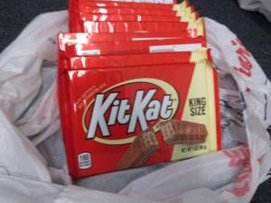 12 King Size KitKats...