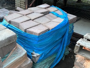 (2) Pallets Of Assorted Landscape Wall Block & Patio Stones