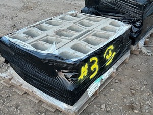 (3) Pallets Of Landscape Retaining Wall Block & Cap