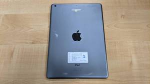 lot 8 image: Apple iPad Air (A1474) 16GB Black 9.7 2048x1536 iOS 12.5.5 - USED WORKING